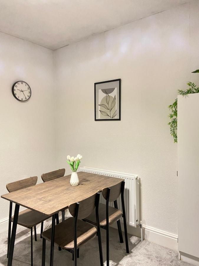 Kisobi Home Bedroom 1 Kingston upon Hull Eksteriør bilde